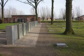 Fotos zum thema gefallene us soldaten. Kriegsgraberstatte Langemark Bau Pflege Und Instandsetzung Volksbund De