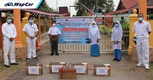 Namun ada juga insan lain yang masih memerlukan pembelaan dan bantuan dari kita. Honda Malaysia Edar Komputer Riba Pelitup Muka Kit Keselamatan Banjir Untuk Bantu Komuniti Wapcar