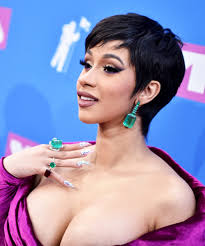 Cardi b posted a special thank you message to french fashion designer thierry mugler who loaned. Cardi B Pixie Cut Hair Is A Must See Vmas Beauty Look