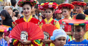 Kalian sendiri sudahkah pernah melihat tari kipas ini? 34 Tari Tradisional Asal Indonesia