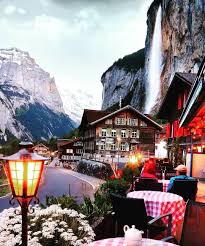 What does suiza mean in spanish? Lauterbrunnen Suiza La Comuna De Lauterbrunnen Representa De Gran Manera El Alma De Los Paisajes Suizos Beautiful Places Dream Vacations Places To Travel