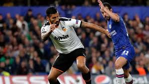 Born 10 october 1986) is an argentine professional footballer who plays as a central defender for spanish club valencia cf. Liverpool Have Been Interested In Ezequiel Garay Without A Club For 9 Months