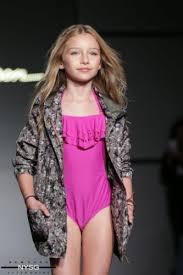 Go out with a coordinated look and show real fashion complicity between mother and child. Jessica Simpson Children S Wear In Petite Parade Fashion Show