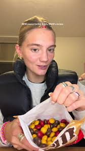 NEW PB&J M&M’s taste test!🥜🍓🍫#mmschocolate #mms #peanutbutterjelly  #newcandy #candyreview #snackreview #CapCut @M&M'S US