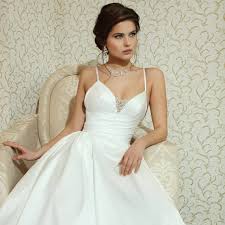 Schon auf der hochzeitskleid suche in wien? Hochzeitskleider Brautkleider In Wien Lia Brautmoden