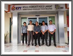 Punca stres di kalangan pelajar kolej komuniti dibahagikan kepada akademik, interpersonal, persekitaran, kewangan serta perkara berhubung dengan kesihatan dan masa. Kolej Komuniti Hulu Langat