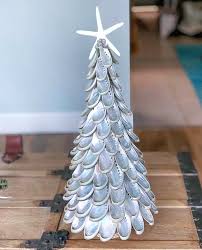 This tree symbolizes the story of adam and eve as: The Best Christmas Diy Decors And Crafts On A Budget Learn To Create Beautiful Things