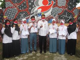 Sekolah yang telah memberi kita semua ilmu. Ysgzrshil2mvxm