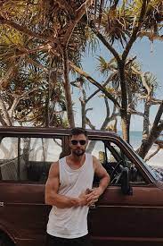 Liam hemsworth goes instagram official with girlfriend gabriella brooks at charity gala. Chris Hemsworth Fan On Twitter Chrishemsworth Hanging Out With Instagram Watch Now On Igtv Link In Chris S Ig Bio