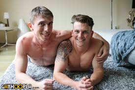 Juicy Cock GayHoopla Gay Porn Video | GayMobile.fr