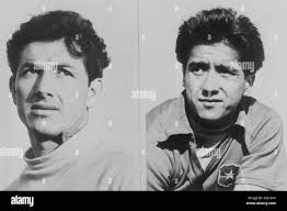 FOOTBALL LEONEL SANCHEZ & LUIZ EYZAGUIRRE CHILE PORTRAIT 25 OCTOBER 1961  Stock Photo