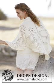 Constructed in one piece and shaped from the waistband down, these shorts are simple and a real joy to knit. Summer Diamond Shawl Drops 160 10 Free Knitting Patterns By Drops Design