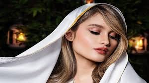 Berparas Bule Siapa Sangka Ternyata Artis Ini Beragama Islam Ada Yang Sampai Bikin Terharu Sriwijaya Post