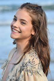 Les Torsades De Barbara Palvin Glamour Paris Coiffure Coiffure Et Beaute Belle Coiffure