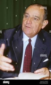 Raymond barre -Fotos und -Bildmaterial in hoher Auflösung