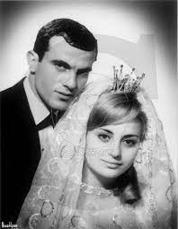 Ξεκίνησε την καριέρα της το πάσχα του 1962 στην «τριάνα» του χειλά δίπλα στο γρηγόρη μπιθικώτση και τη δούκισσα. Oyte To Feggari Xa8hke Oyte H Biky Mosxolioy Cosmopoliti Com Xristina Polith