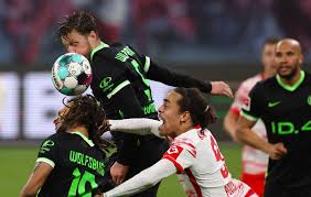 Kevin mbabu ended the match frustrated. Fussball Bundesliga Leipziger 2 2 Gegen Wolfsburg