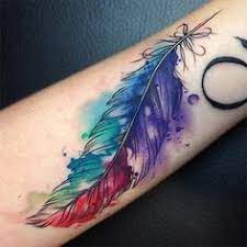 Ein tattoo auf dem handgelenk sagt also viel über deinen charakter aus. 100 Feder Tattoo Ideen Feder Tattoo Federtattoos Federtattoo