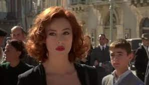 Жены распускают о ней грязные сплетни. What Happens In Malena Know The Movie Plot Of The Monica Bellucci Starrer