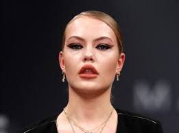 She is the daughter of actor uwe ochsenknecht. Cheyenne Ochsenknecht Krasser Regelverstoss