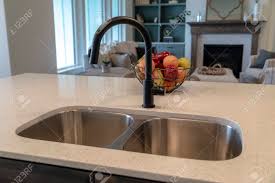 double basin undermount sink