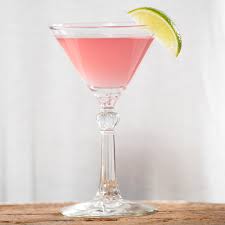 The Cosmopolitan Cocktail The Best Cosmopolitan Recipe For Your Next Party Discover Luxury Cosmopolitan Recipe Cosmopolitan Drink Cosmopolitan Cocktails