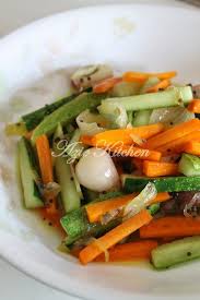 Acar daratacar rampai orang johor acar is a malay word for pickle and rampai means julienne. Acar Timun Masak Azie Kitchen