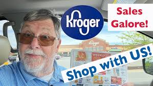 Valentine's Day Wreath with Susan |Mom Hive Group