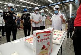 The company, through its subsidiaries, manufactures and sells animal feeds, provides transportation services, and breeds chicks. Lebih 3 000 Aduan Pembelian Dalam Talian Sejak Januari Utusan Borneo Online