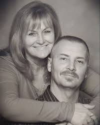 Sad News: Sandra Bullock's longtime partner and love of her life, Bryan  Randall, has died at just 57💔😔 We extend our condolences to the  family—Sandra and their children. The cause of his