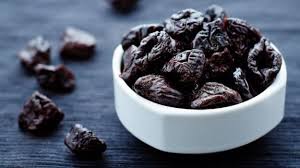 7 benefits of prunes the dry fruit