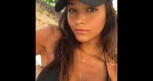 Photo : Lili, la compagne de Romain Ntamack.