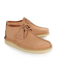 The Original Desert Trek Shoes In Sandstone Suede By Clarks Are A Classic Design With A Lace Up F Desert Boots Women Outfit Desert Boots Women Clarks Originals