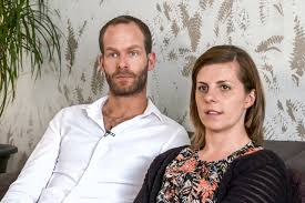 Bert sterckx, peter vandenbempt, tom boudeweel en geert heremans verzorgen het wedstrijdcommentaar op de radio. Jonas Blind Getrouwd Blijft Toch Aan Mij Kleven Gazet Van Antwerpen Mobile