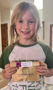 This is my last yr dhalia But couldn't remember her name ..pls anyone  identify her.?