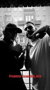 Pin Von Kristina Auf Wallpaper Deutschrap Hubsche Leute Bildschirmhintergrund Spruche Hintergrund Iphone