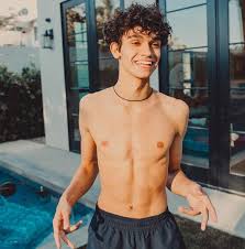 Twins that dance & entertain we post every tuesday, thursday, & sunday! Pin On Celebrity