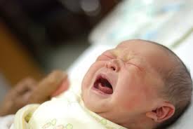 Kebiasaan menangis di malam hari ini biasanya hanya akan bertahan hingga bayi berusia enam bulan. Wajarkah Apabila Anak Menangis Di Malam Hari Milna