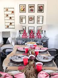 Football decorations à partir de free shipping handpainted home decor catégorie, livraison discount pas cher free shipping handpainted home decor. Football Table Decorations Taryn Whiteaker