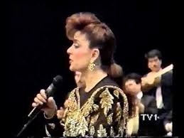Belkis Akkale Guzelligin Bes Para Etmez Youtube Music Artists Youtube Concert