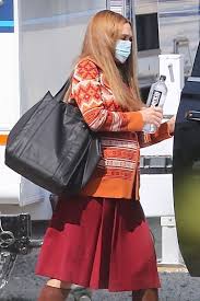Последние твиты от elizabeth olsen (@velizabetholsen). Elizabeth Olsen Filming Scenes For The Marvel Cinematic Universe Show Wandavision In La 10 09 2020 Celebmafia