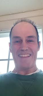 How exactly is skate fit supposed to be?