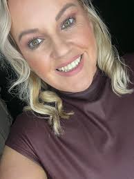 Advent calendar give away On the 6th day of Christmas Lyndsey give to you a  £20 voucher to spend at the shop or online