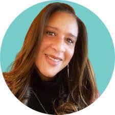 Gloria Craddock's Instagram, Twitter & Facebook