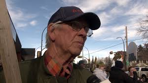 Protest for Danielle Smith's resignation takes place at premier's Medicine  Hat office