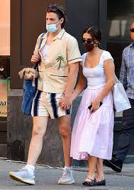 Jul 13, 2021 · millie bobby brown seems to be loved up with a brand new boy. Millie Bobby Brown Walks Around N Y C With Jake Bongiovi People Com
