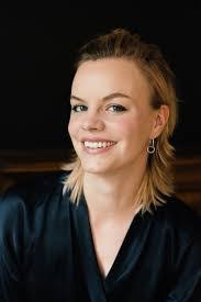 Lisa Schober's Instagram, Twitter & Facebook