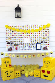 Stellar Emoji Birthday Party Kara S Party Ideas Emoji Birthday Party Emoji Party Decorations Emoji Birthday