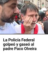 El padre Paco Olveira fue agredido por las fuerzas de seguridad de Bullrich  🔴