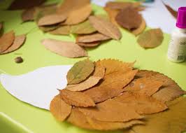 Da entstehen mit ein paar. Basteln Mit Herbstblattern So Entstehen Bunte Kunstwerke